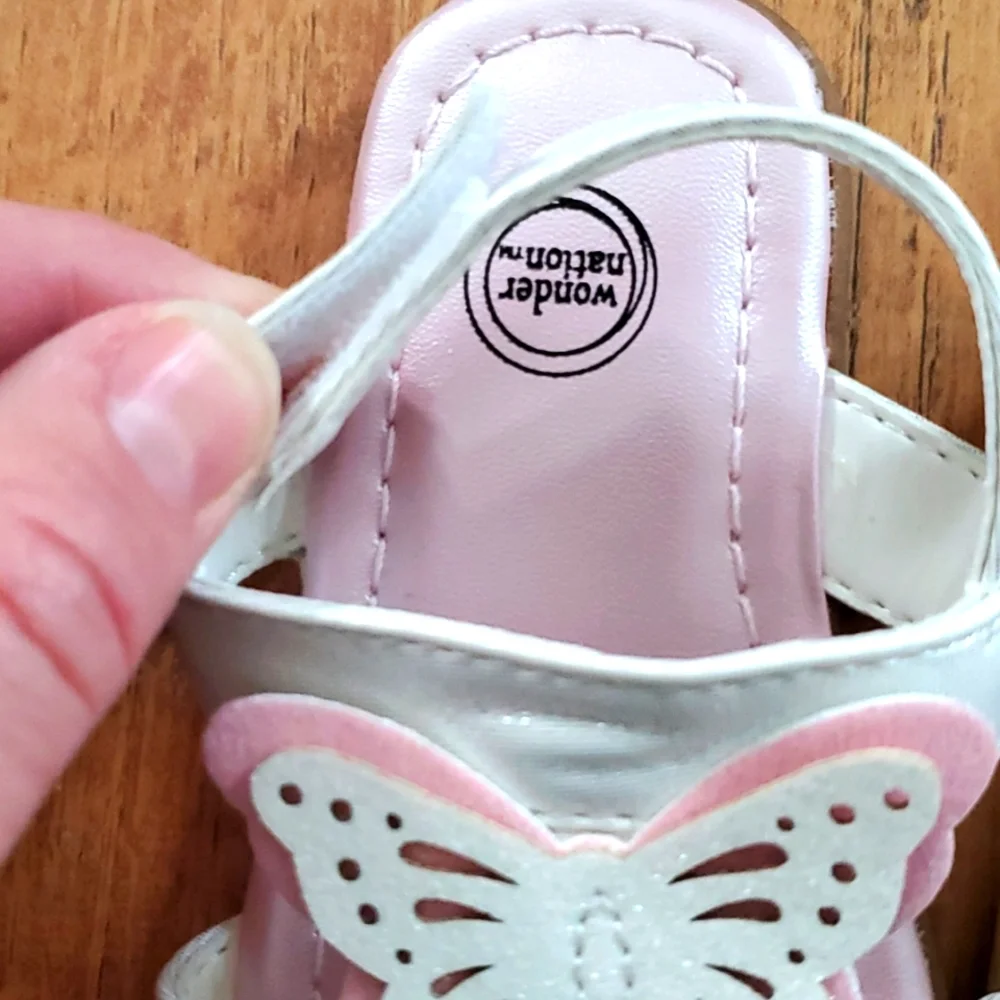 Wonder Nation butterfly‎ sandals white and pink